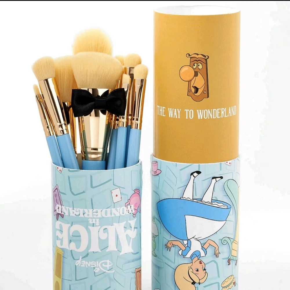 Alice in Wonderland 10 Piece Brush Set - Picture 10 of 16